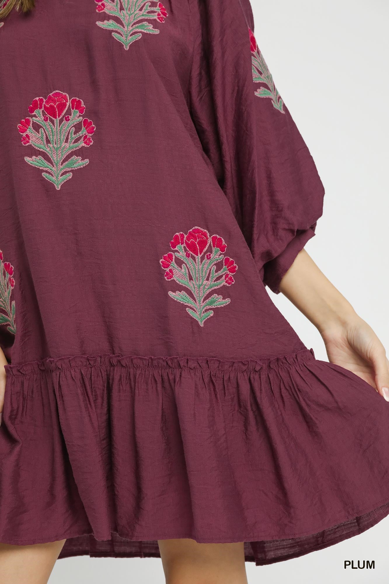 Embroidered Emmalee Dress (S-2X)(2 Colors)