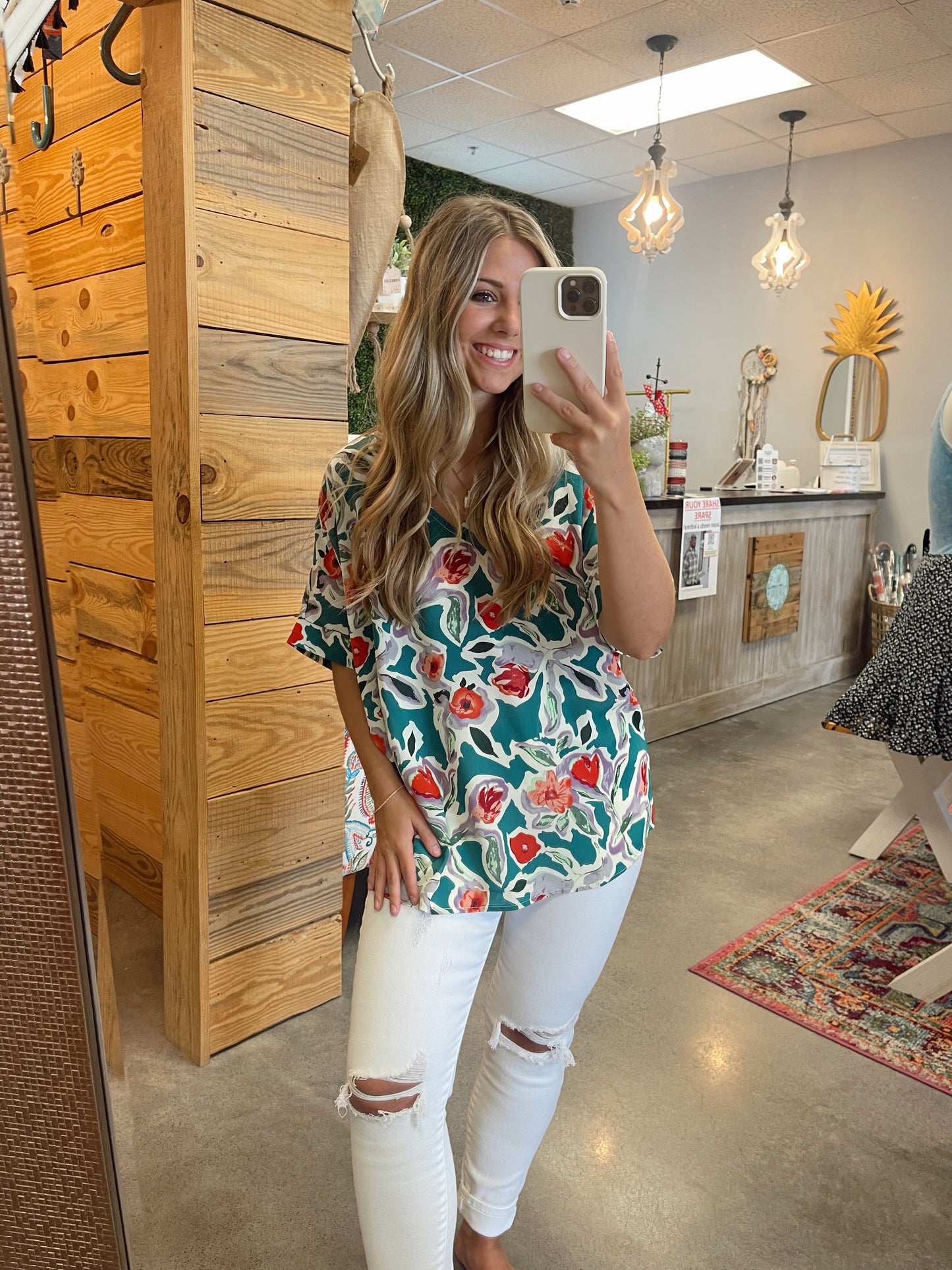 The Samantha Floral Vneck Top (2 Colors)(S-L)