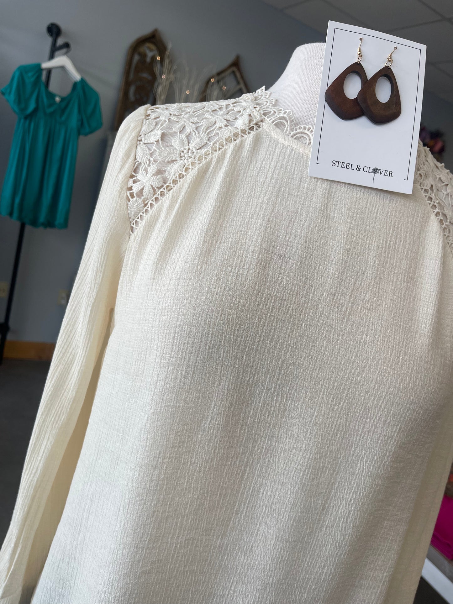 The Lillie Lace Top (S-L)(2 Colors)