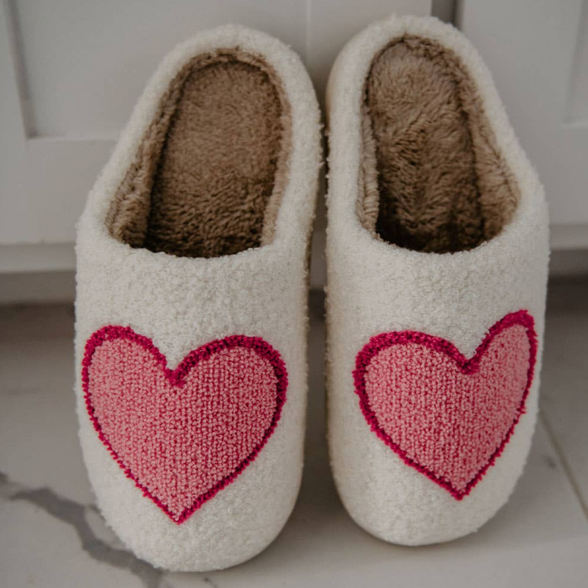 Heart Fuzzy Slipper (S/M-L/XL)