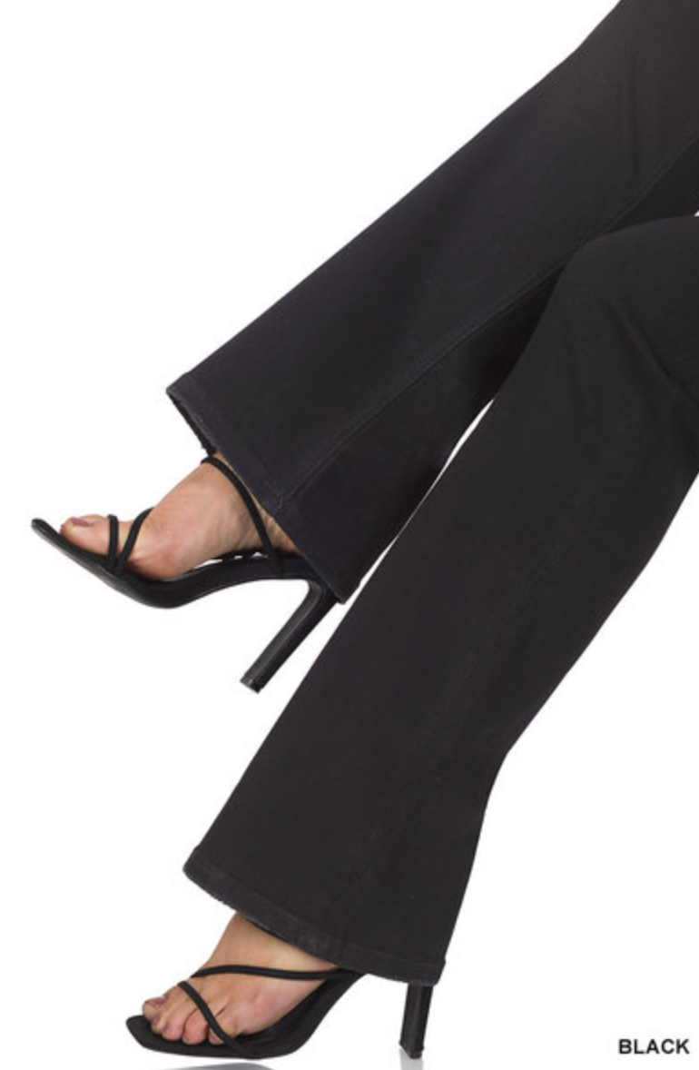 SALE! The Anslie Black Bootcut Jeans Sizes (26-34)