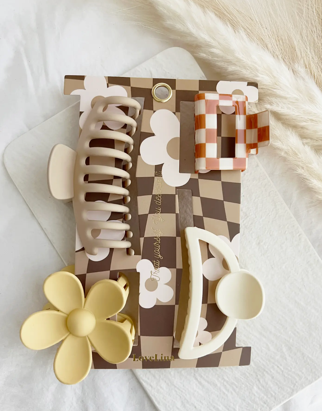 4-Pack Assorted Hair Clips (3 Colors)