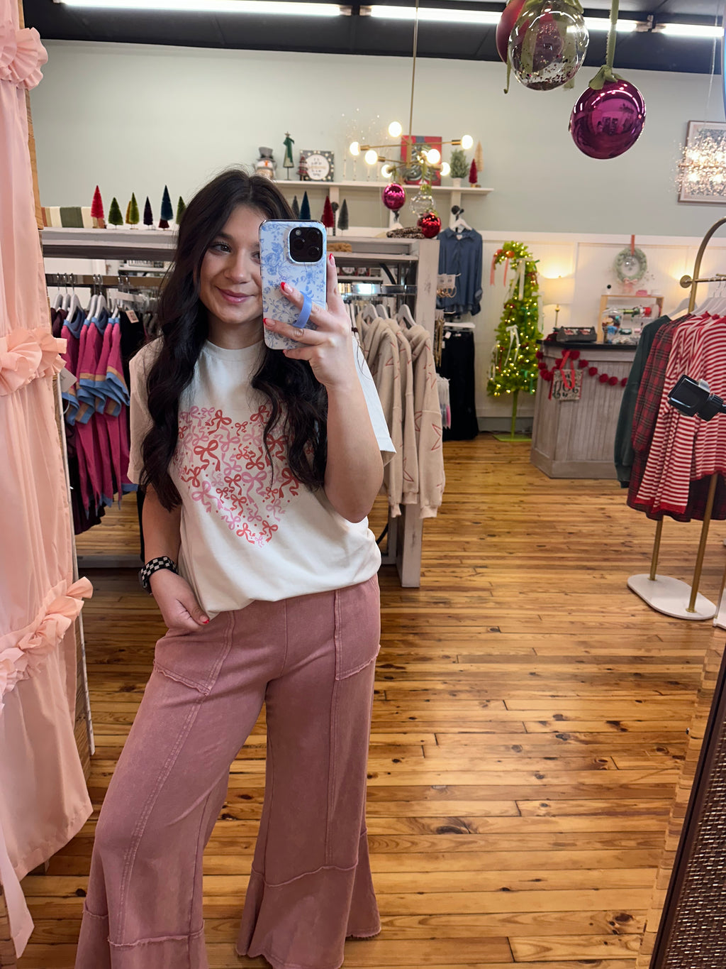 Bow Hearts Graphic Tee (S-3X)