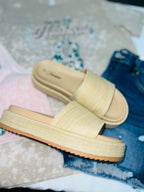 SALE! The Janie Platform Sandals (Raffia)(5-10)