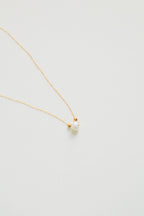 Simple Pearl Pendant Necklace