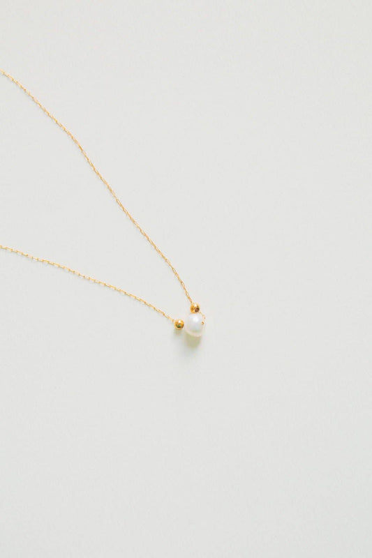 Simple Pearl Pendant Necklace