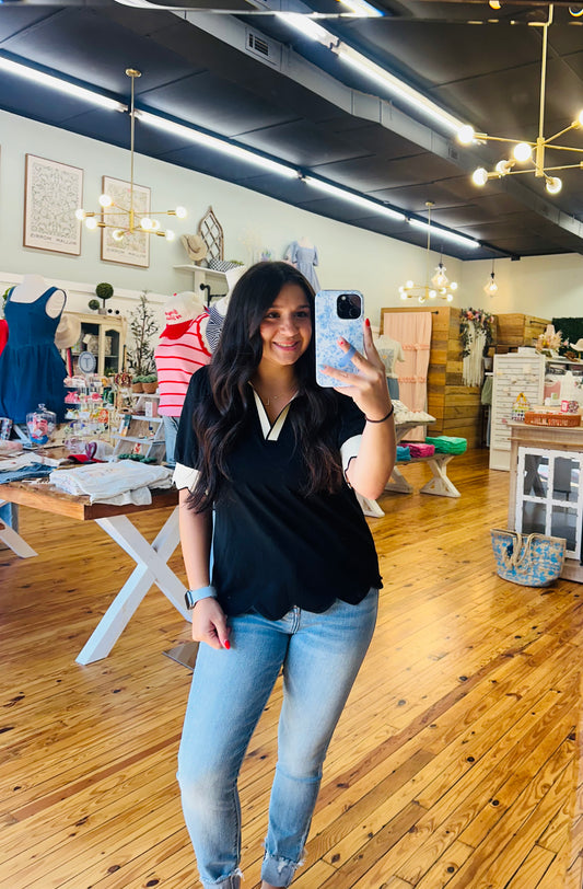 The Black Scallop Top (S-XL)