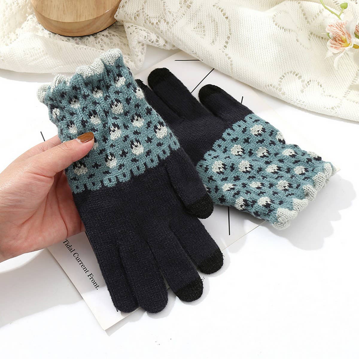 Floral Knit Gloves