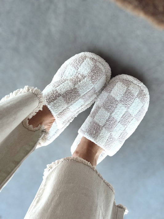 Checkered Slip-On Cozy Slippers (S/M, L/XL)