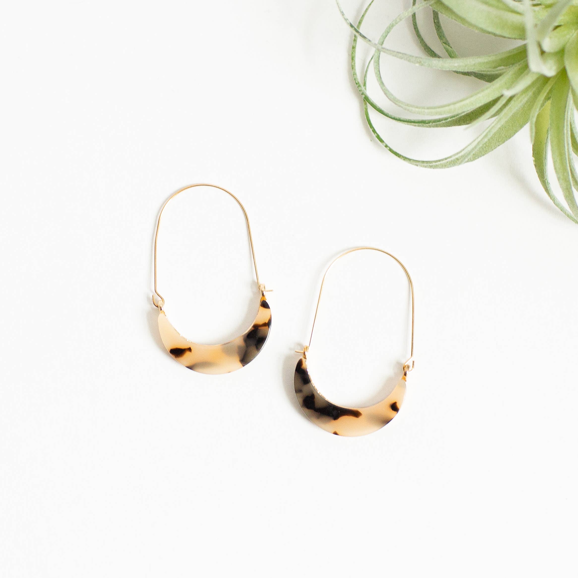 The Olivia Earrings - Light Tortoise