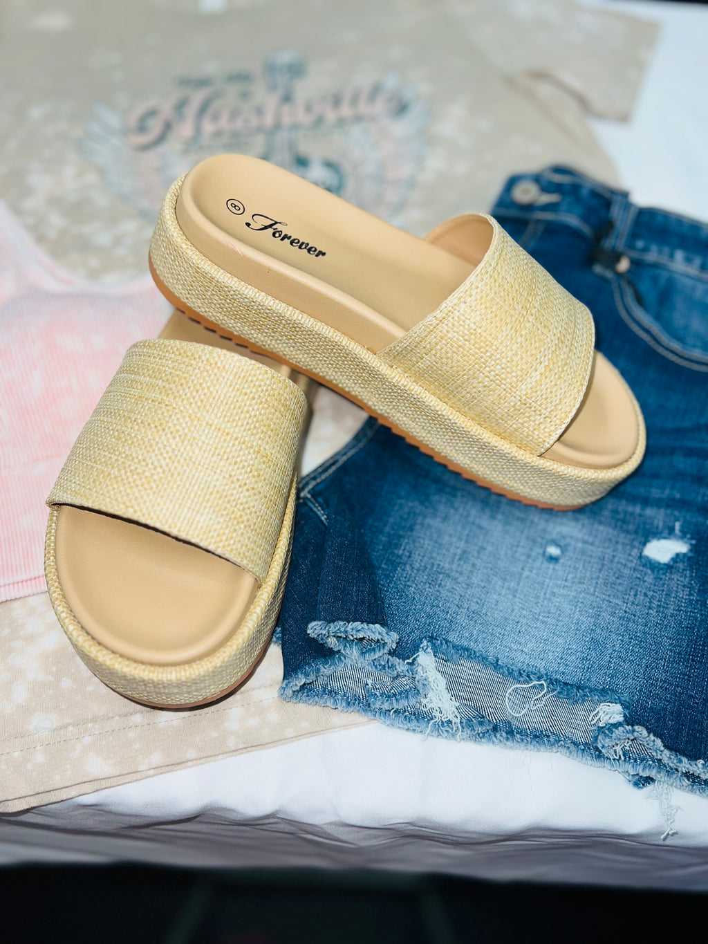 SALE! The Janie Platform Sandals (Raffia)(5-10)