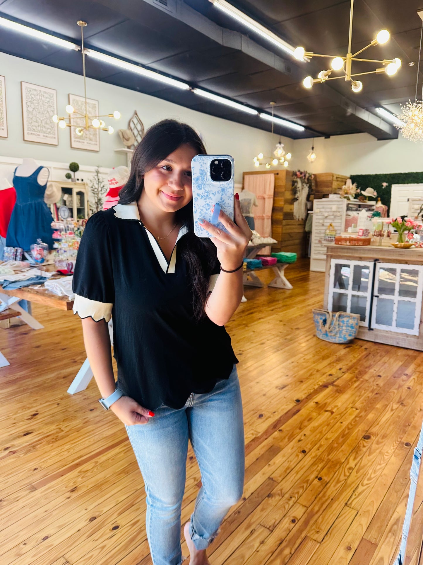 The Black Scallop Top (S-XL)