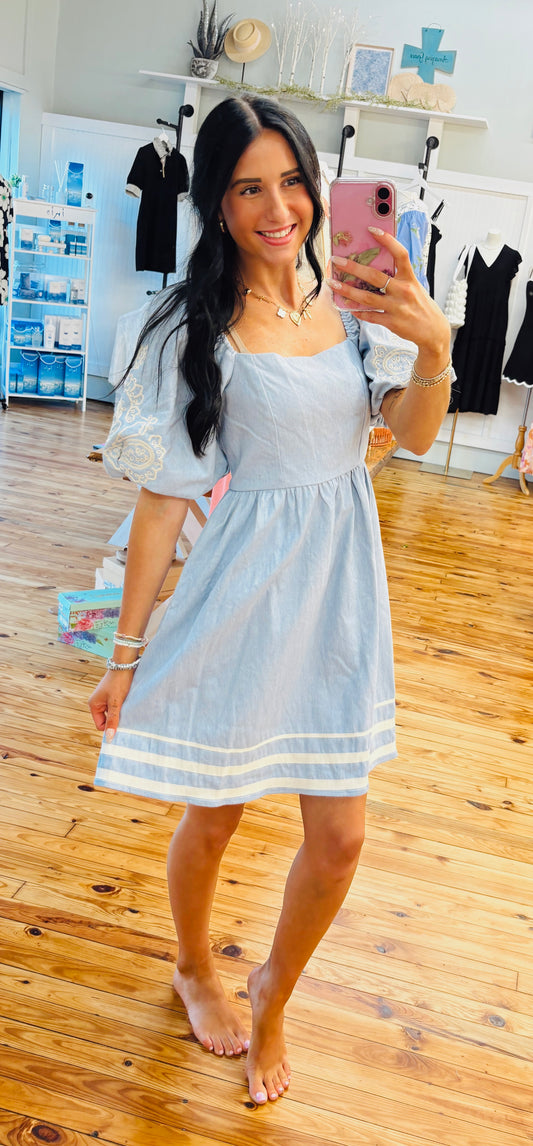 The Elaina Embroidered Dress (S-L)