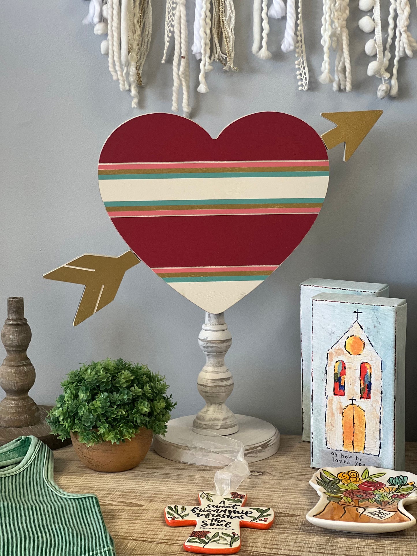 Glory Haus - Heart with Arrow Topper