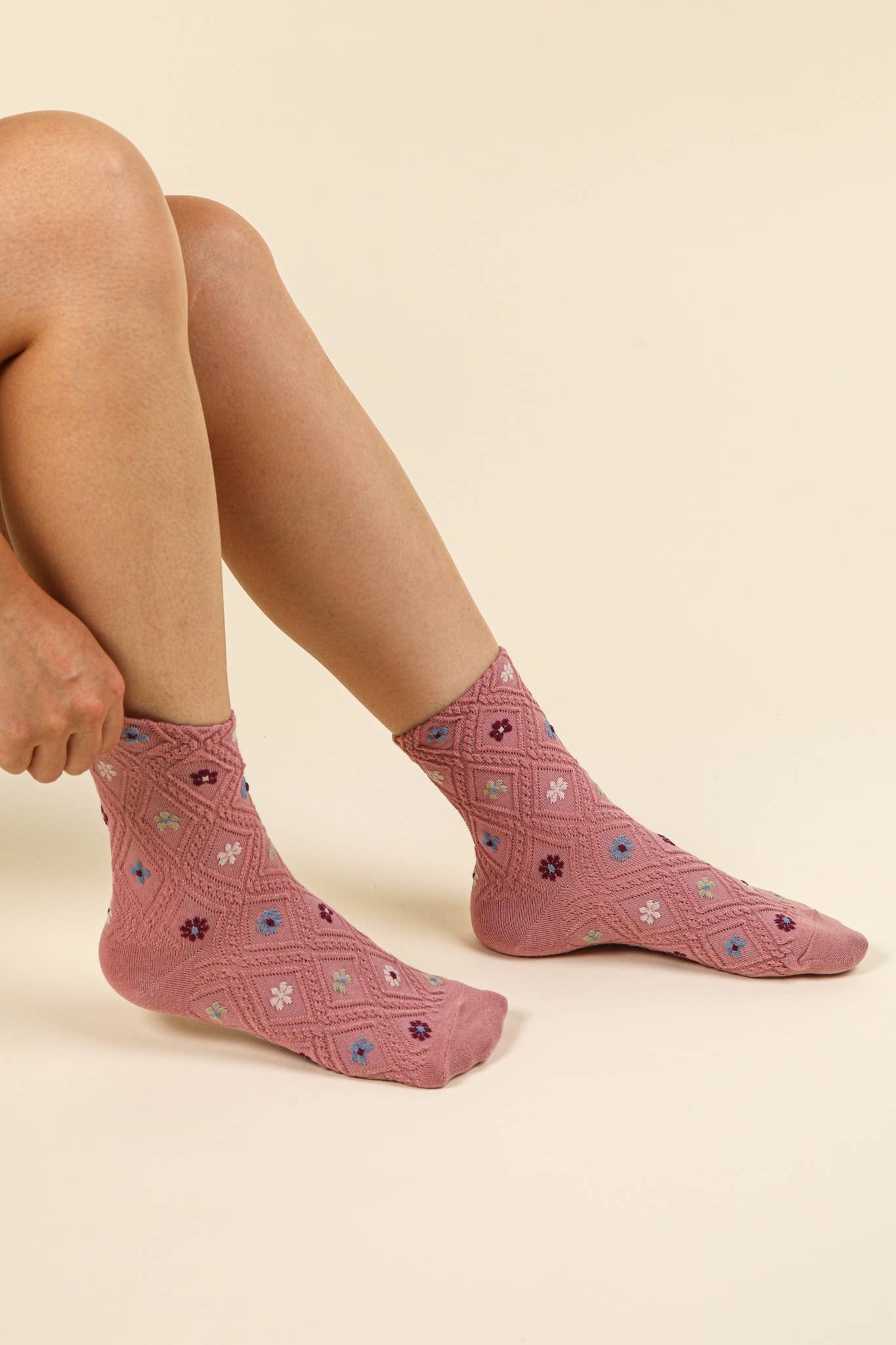 Floral Printed Textured Crew Socks (2 Colors)