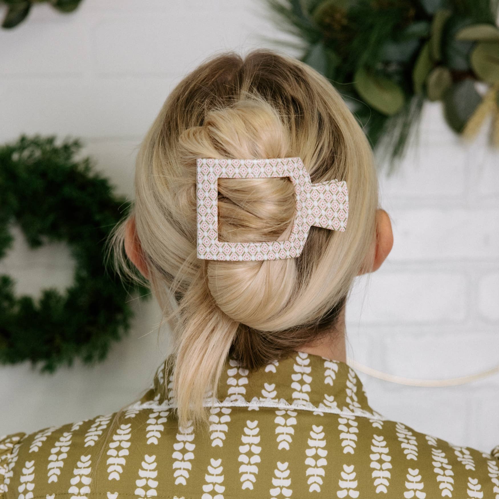 TELETIES - Pine & Pearl | Medium | Flat Square Hair Clip