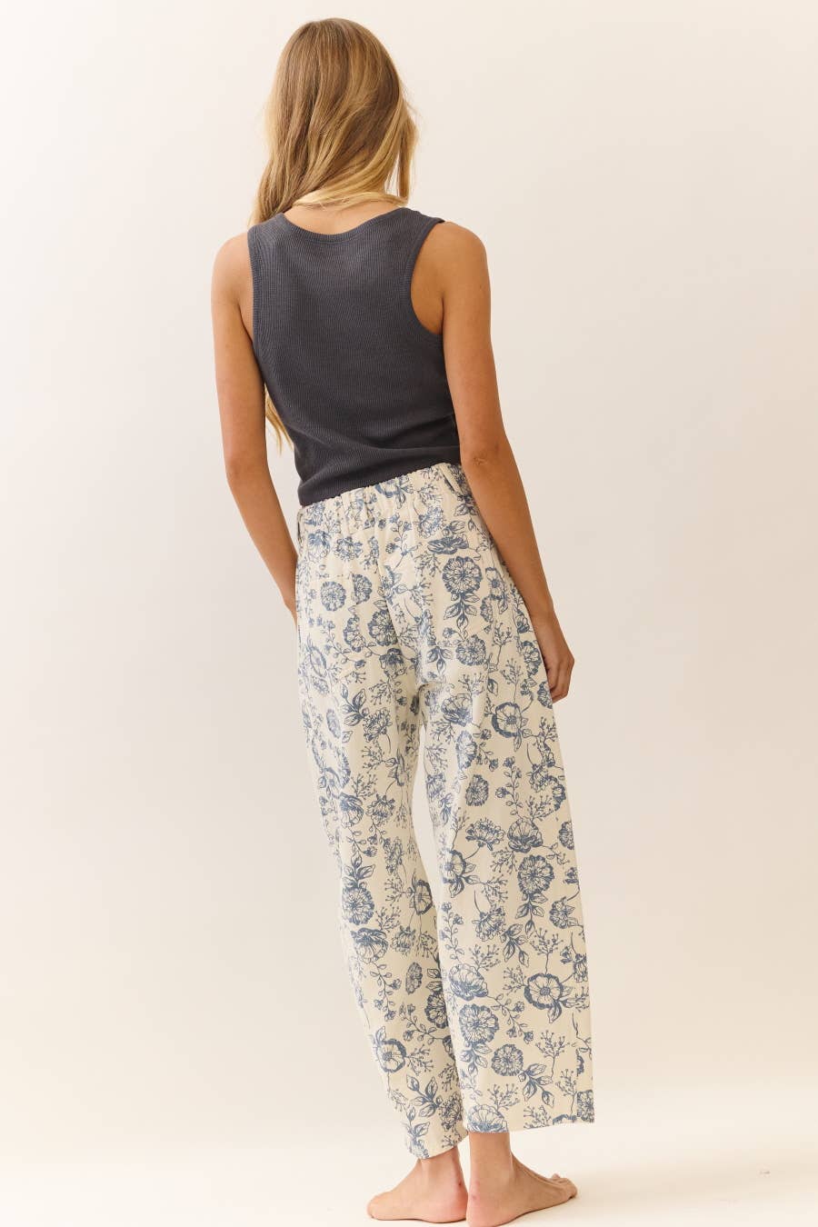 Floral Printed Cropped Straight-leg Pant (S-L)
