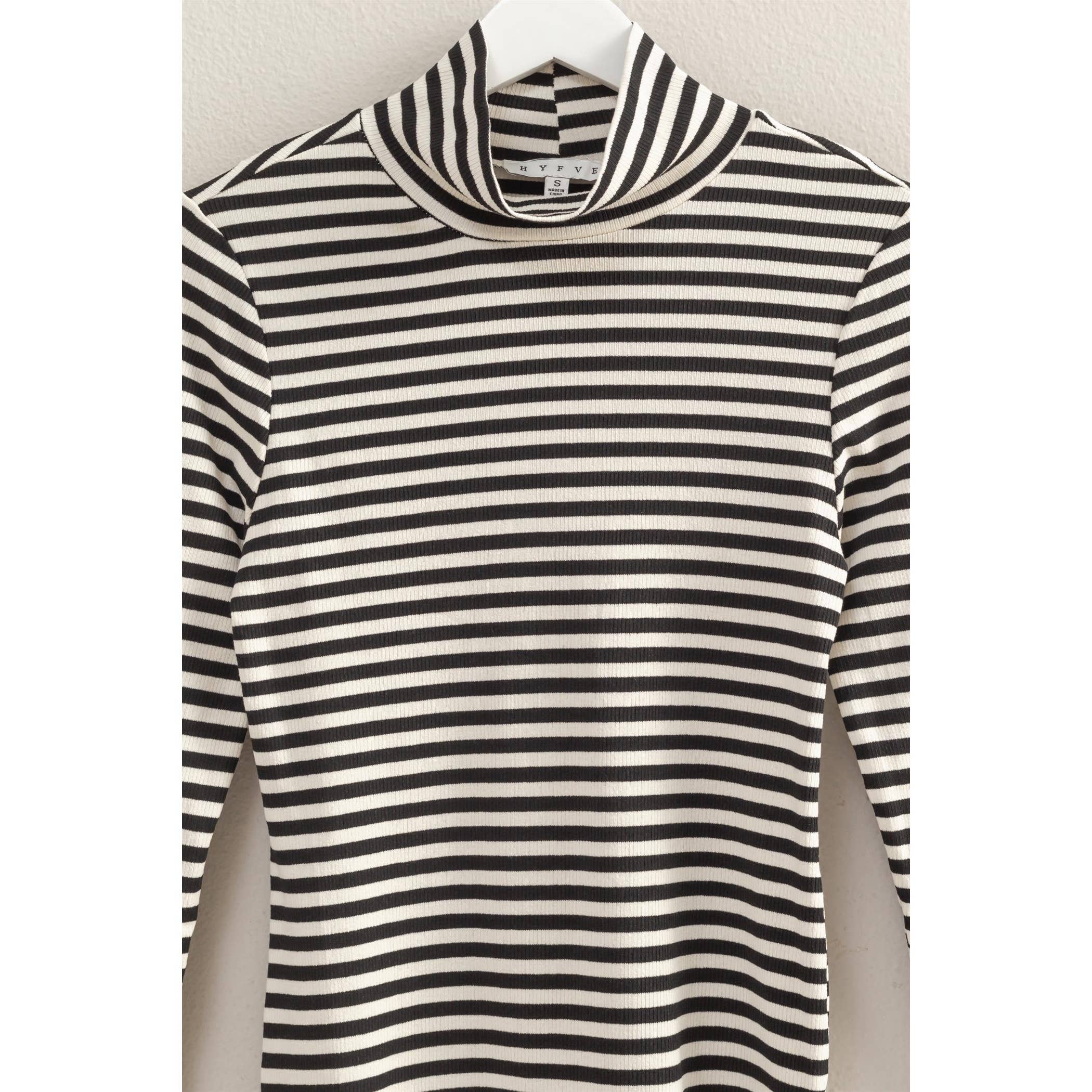 Black/White Striped Turtleneck Fitted Knit Top (S-L)