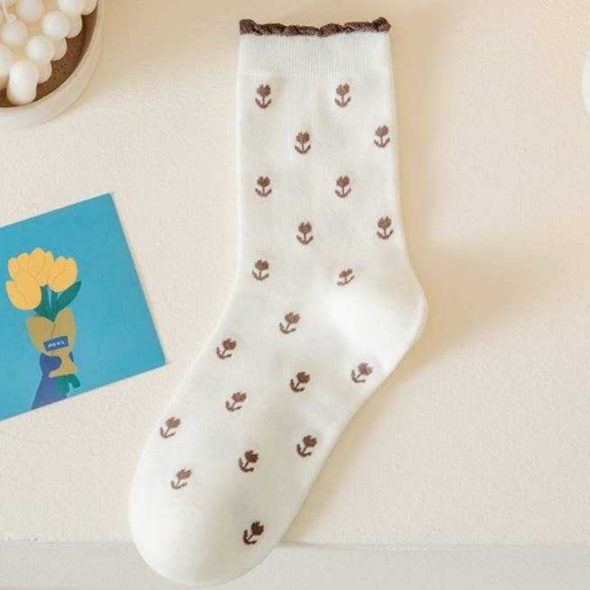 BREATHABLE FLORAL COTTON SOCKS