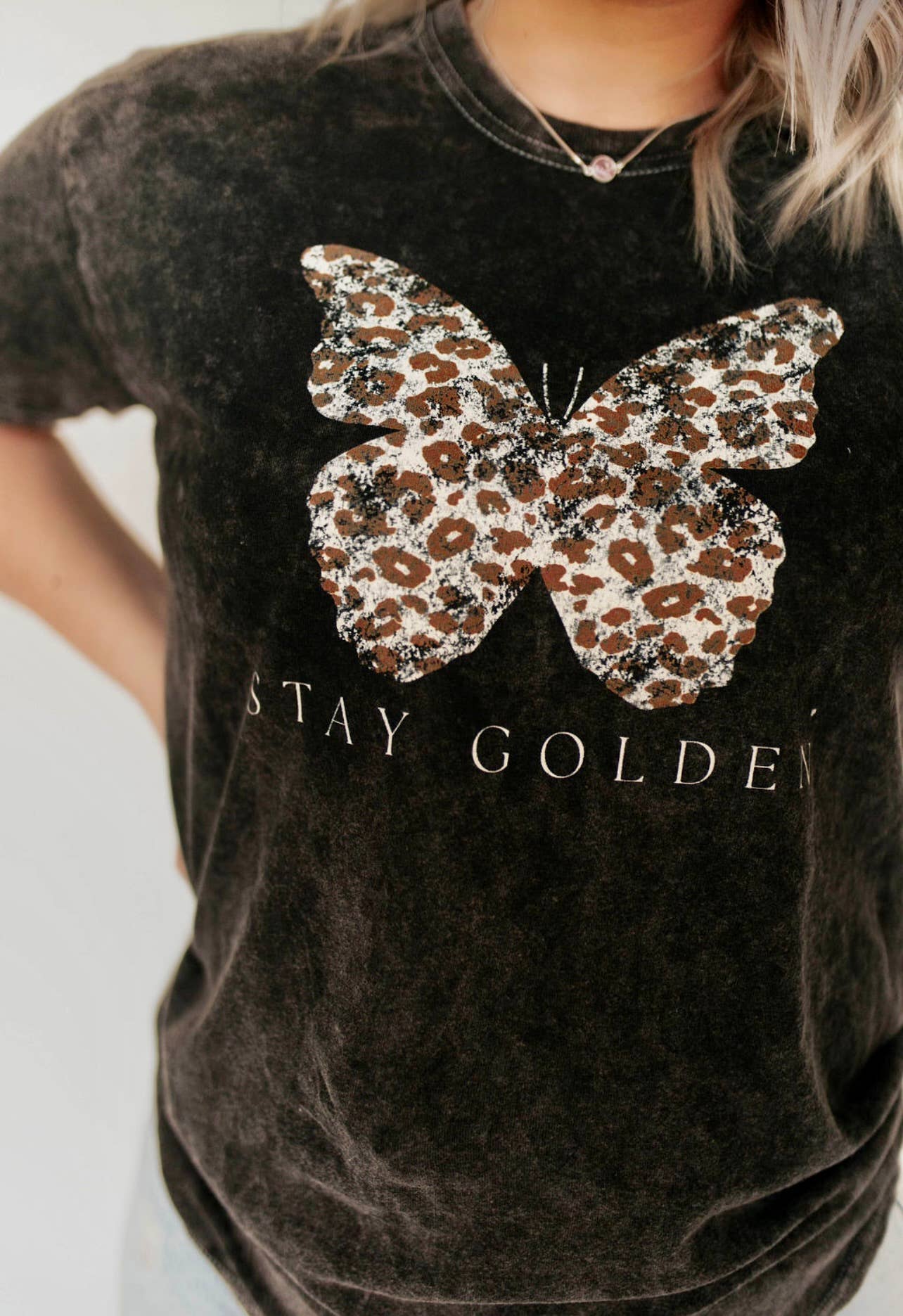 Stay Golden Butterfly Tee / Acid wash graphic (S-3X)