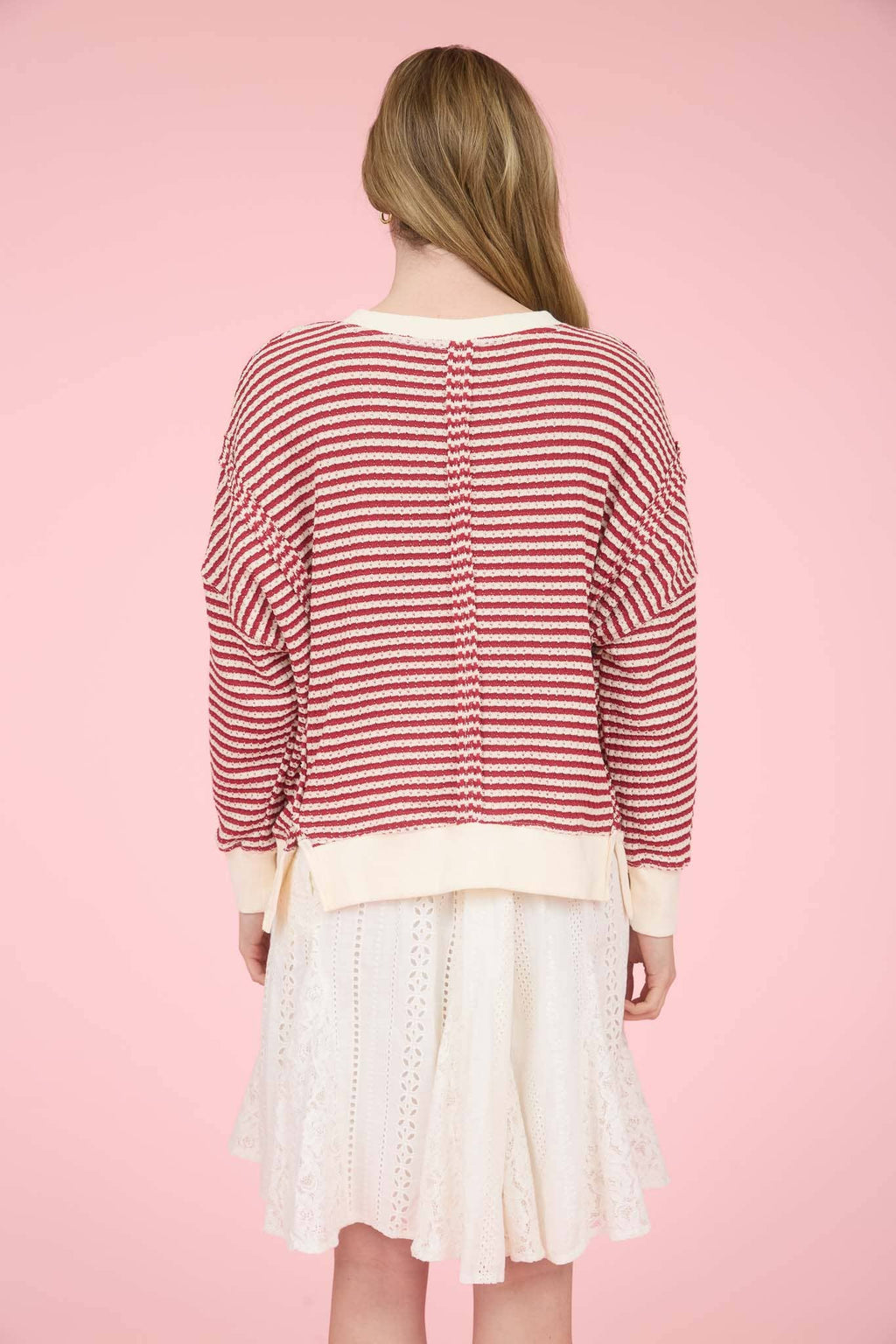 STRIPE EXPOSED SEAM SPLIT HEM LONG SLEEVE KNIT TOP (S-L)